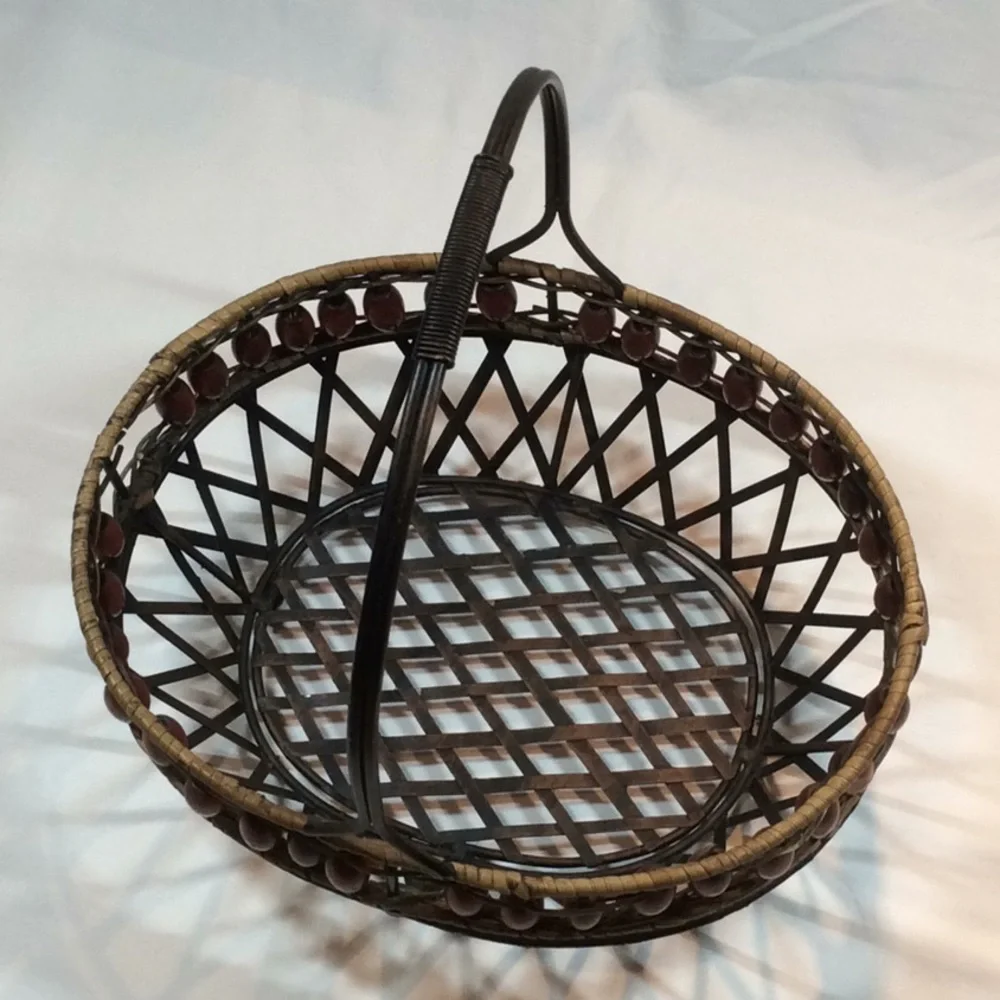Metal Storage Basket Weaved Accent Beads